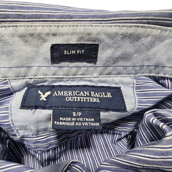 American Eagle Outfitters Blue Button Down Shirt with Slim Fit Size Small - Picture 4 of 4
